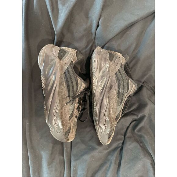 US SIZE 6 Yeezys adidas Yeezy boost 700 black